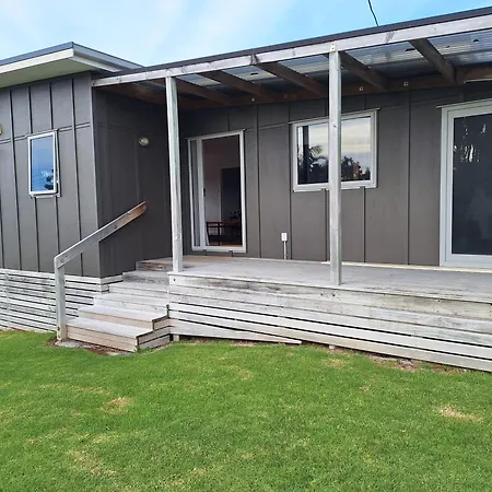 The Beach Bach Waihi Exterior photo